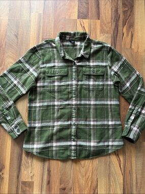 Patagonia Women’s Green Plaid Button-Down Shirt Size L